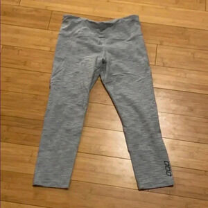 Lorna Jane Capri legging size small